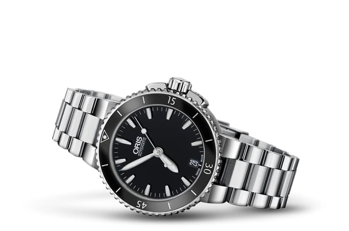 Aquis Date - 01 733 7652 4154-07 8 18 01P | Oris
